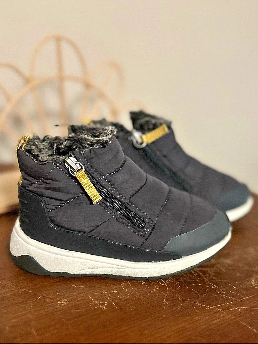 Zara Dream Big Fur-Lined sneaker/boots EU 23